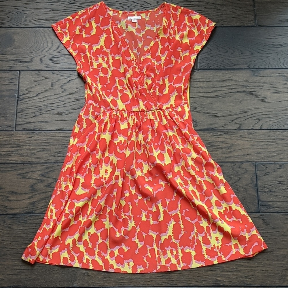 Short sleeve dress - Picture 1 of 4